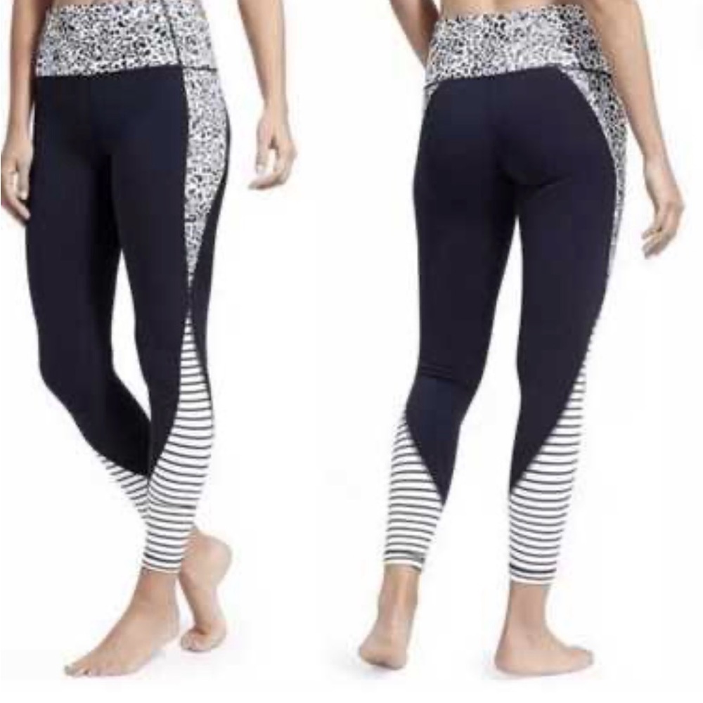 Athleta Salutations Stash Pocket 7/8 Leggings Blue Cheetah Stripes  xs